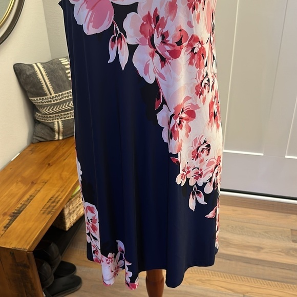Tiana B Sz10 Shift Dress Mock Turtleneck Sleeveless, Blue Pink Floral Tropical - Picture 3 of 6